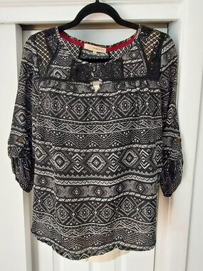 Rewind Black & White Aztec Lace-Yoke Blouse
